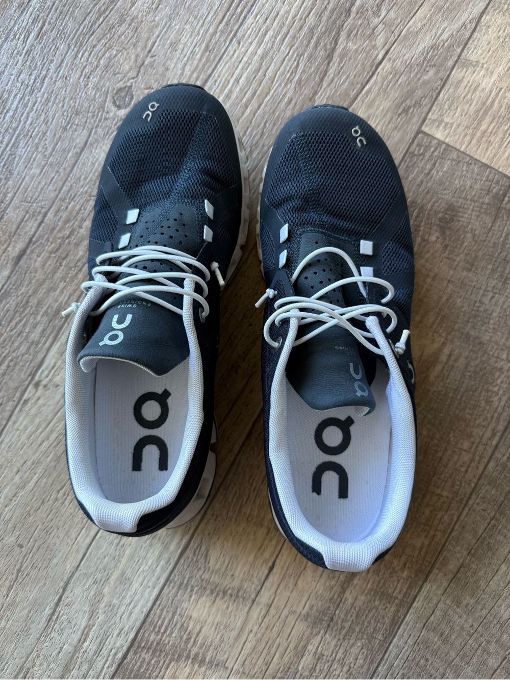 On Running Cloud Sneakers in blue and White - Picture 7 of 7